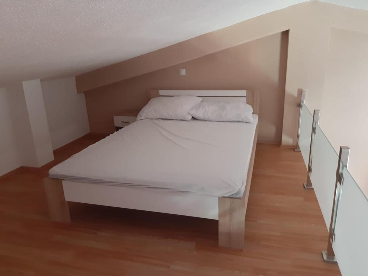 Apartment Tonko Vir Exteriér fotografie